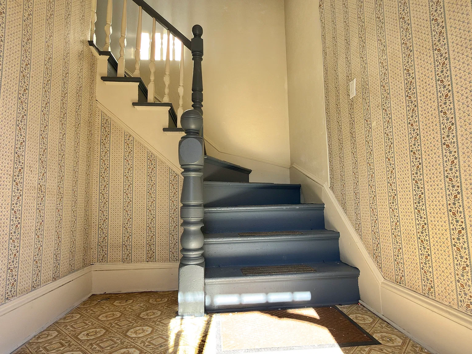2 bed, 1750 sqft, $2,000 — Photo 2