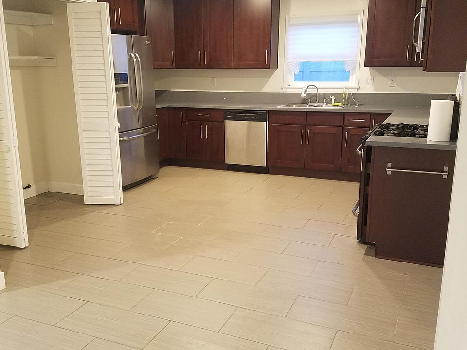 1st image of 744 Faircourt Ln
