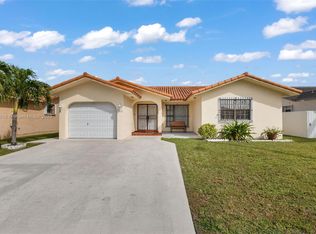 7557 W 4th Ln, Hialeah, FL 33014