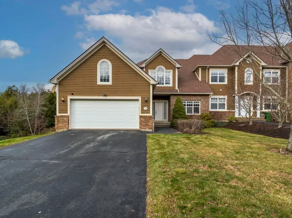 52 Greenside Ln, Halifax, NS B4B 2A1