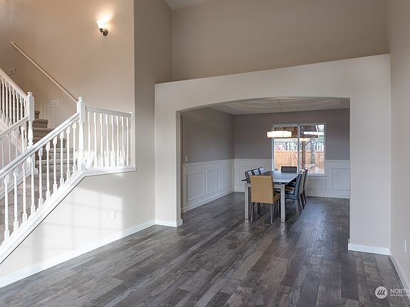 4th image of 6601 36th Street NE