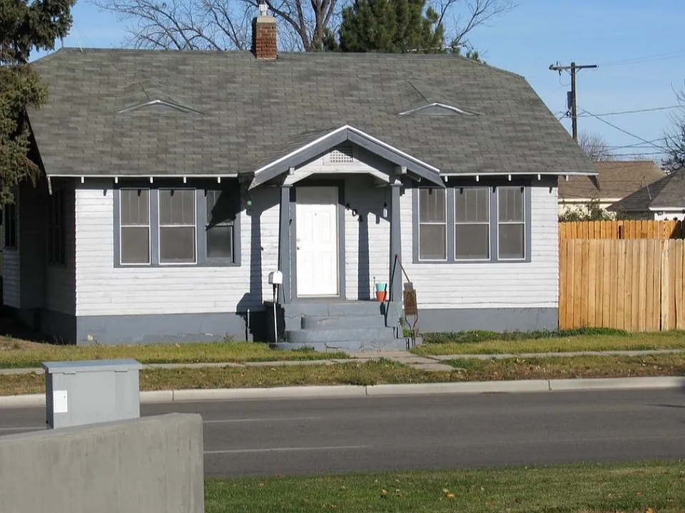 404 3rd St S