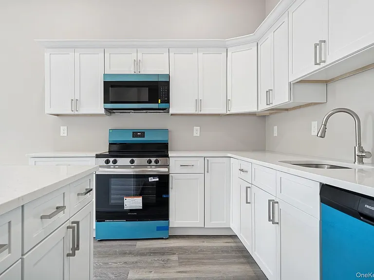 153 Greenwich Ave #201 — Photo 7