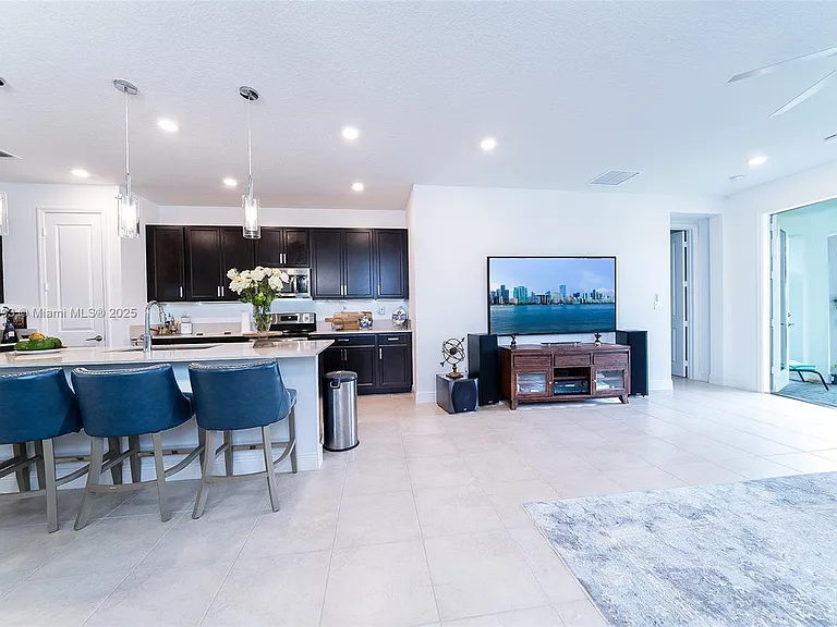 4230 Rosa Dr — Photo 15