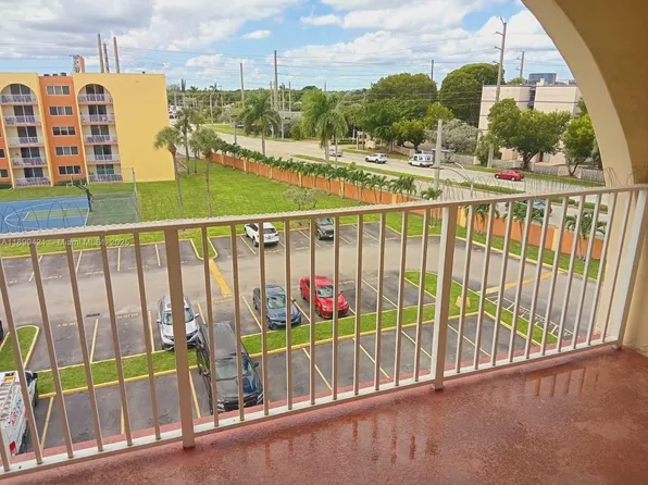 6990 NW 186th St APT 4-504, Hialeah, FL 33015