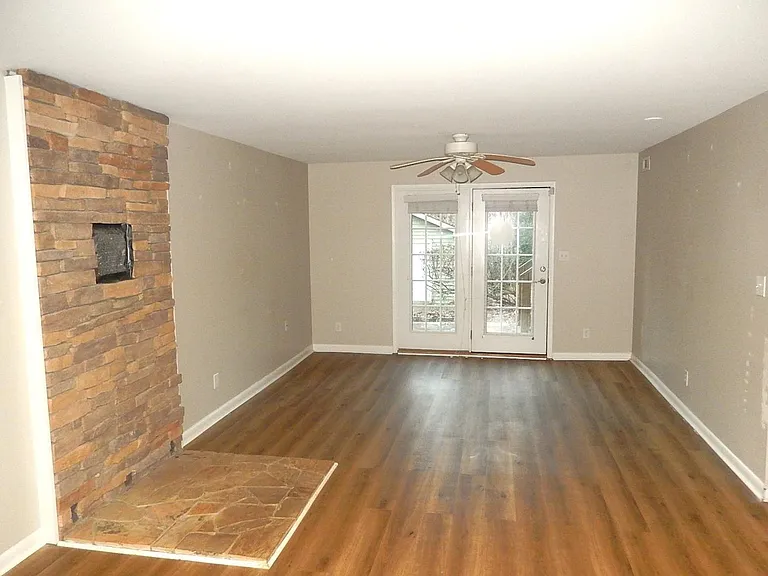 6704 Winding Trl — Photo 13