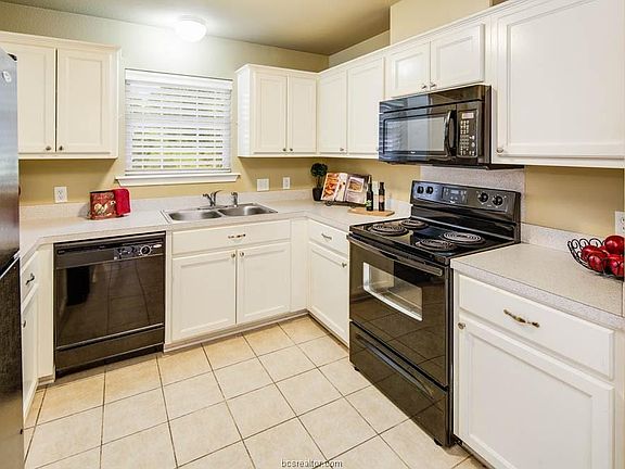 3rd image of 2803 Hard Rock Cir