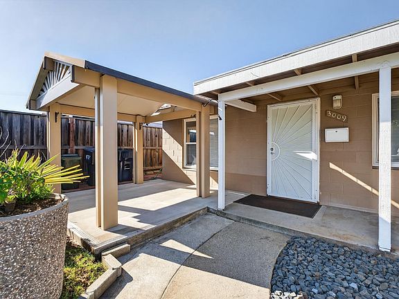 2nd image of 3009 Howe Ave