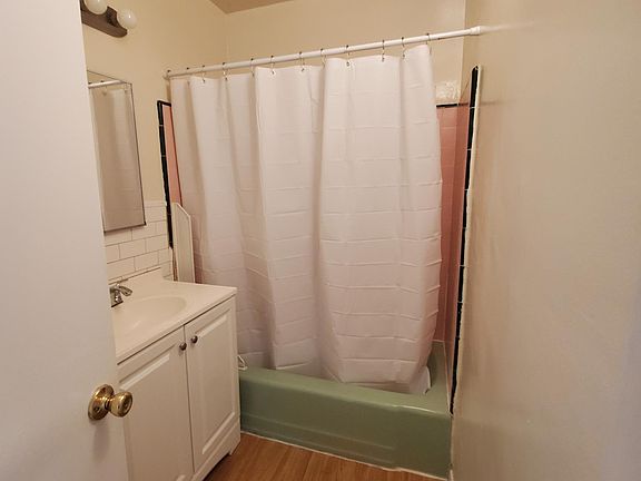 5th image of 120 S Chester Ave APT 7