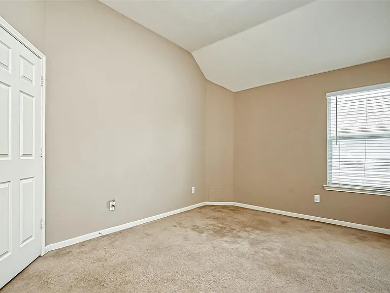 2218 Falcon Knoll Ln — Photo 38
