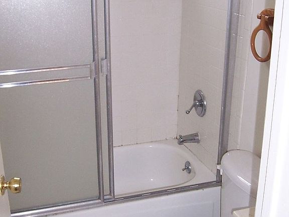 5th image of 740 Laconia Blvd APT 01