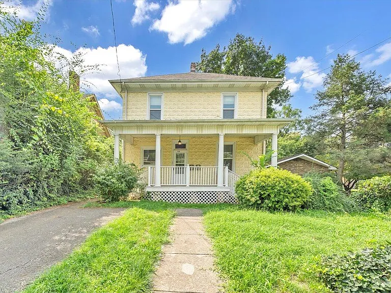 2410 Broadway Ave #B — Photo 1