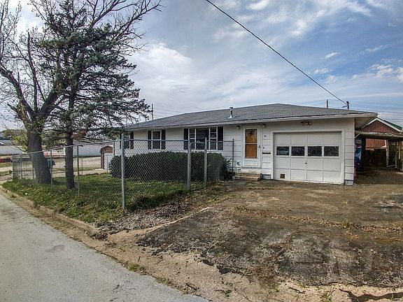 4th image of 711 Missouri Ave