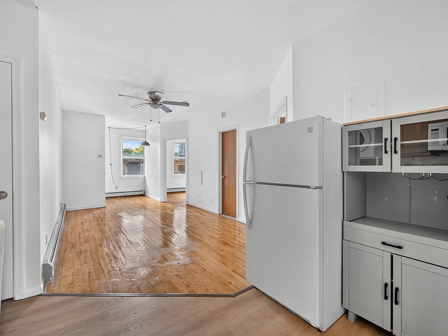 2 bed, 700 sqft, $3,000 — Photo 4