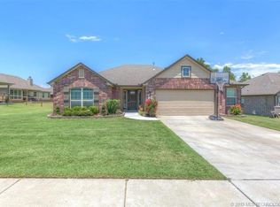 225 W 55th St, Sand Springs, OK 74063