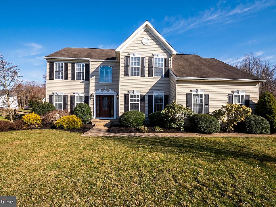 1st image of 7 Whirlaway Dr