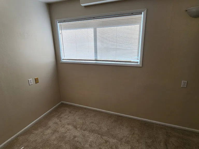 15824 SE 12th Pl — Photo 16