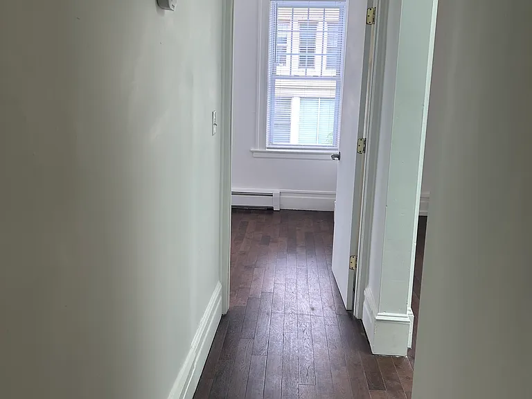 513 Bangs Ave #4 — Photo 9