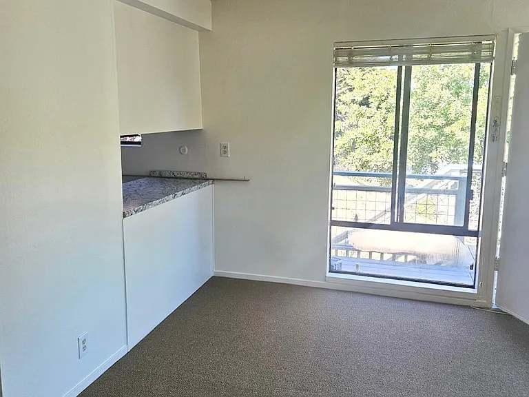 270 Shoreline Hwy #4 — Photo 3