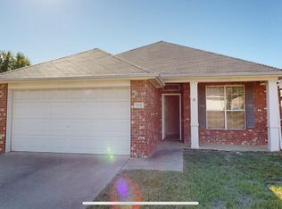 1110 E Park Dr, Lindale, TX 75771