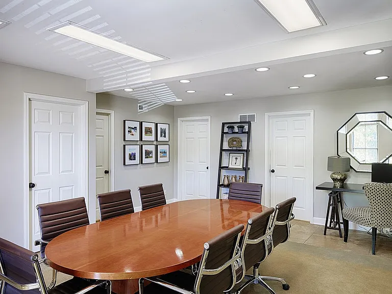 Leasing Center