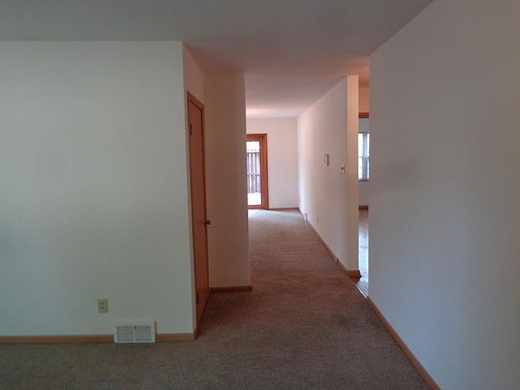 4th image of 600 S West Blvd