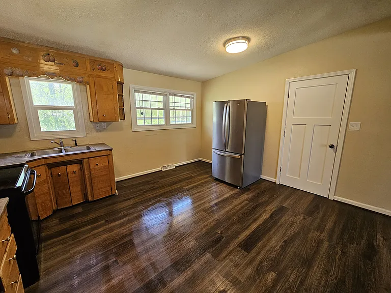 3147 Cleveland Ave — Photo 9