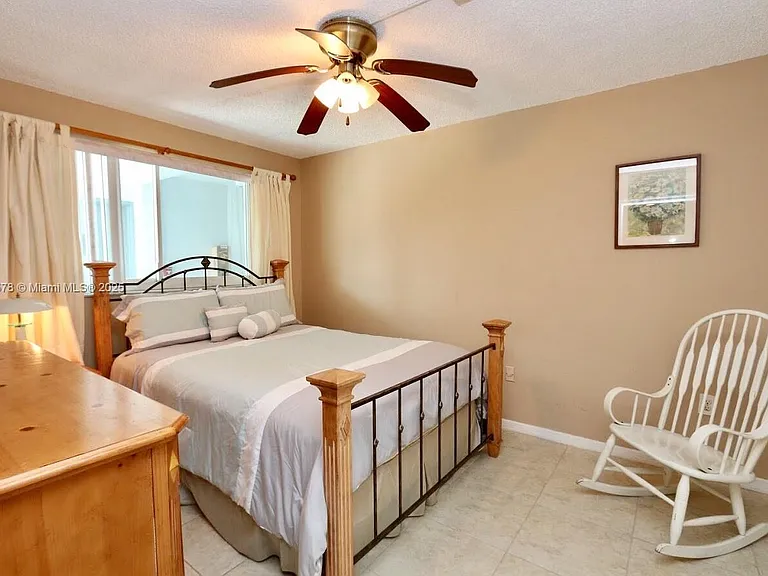 17800 N Bay Rd #404 — Photo 17