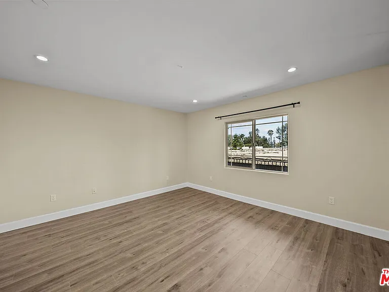 5315 Bellingham Ave #204 — Photo 16