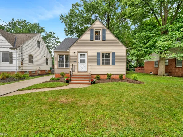 20356 Orchard Grove Ave, Rocky River, OH 44116