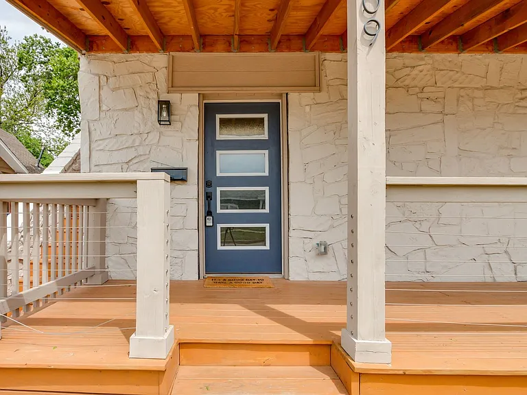 1209 NW 11th St — Photo 6