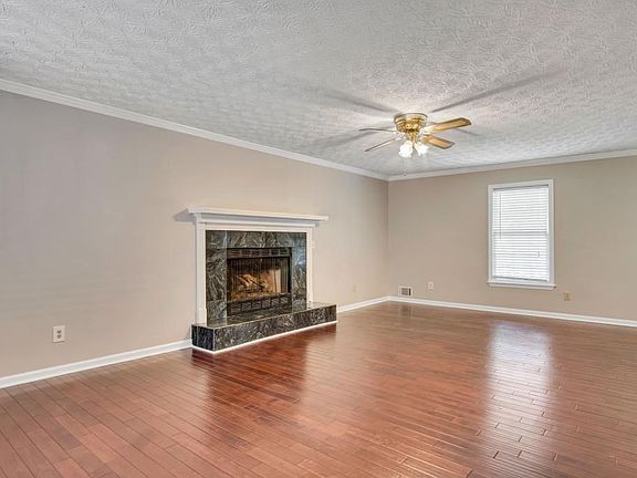 4th image of 1875 Falcon Wood Way