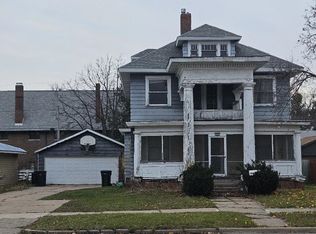 322 Jefferson St, Waupaca, WI 54981