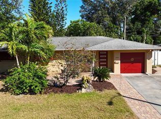 2240 Valencia Dr, Sarasota, FL 34239