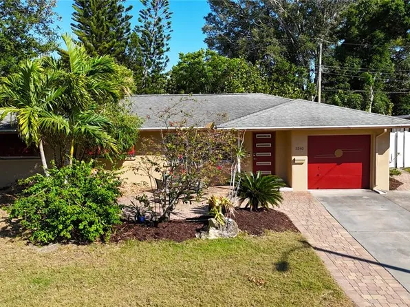 2240 Valencia Dr, Sarasota, FL 34239