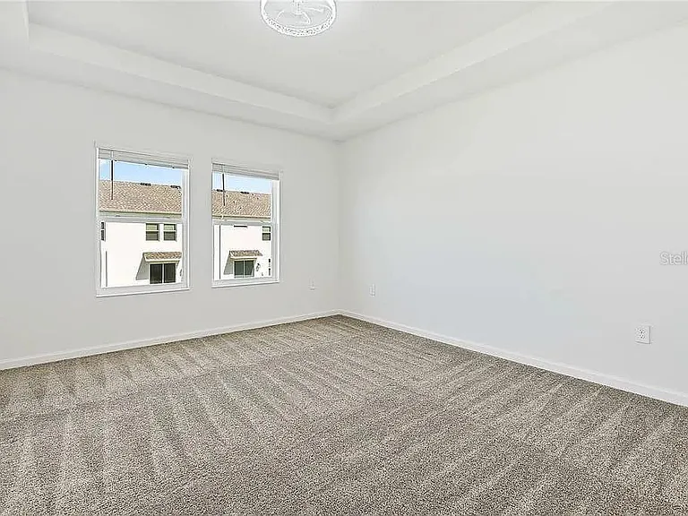 3334 Laurent Loop — Photo 9