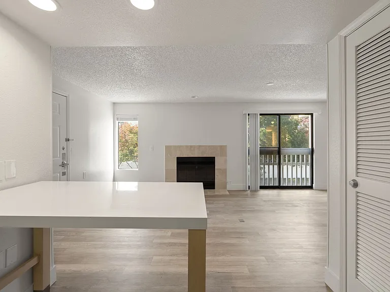 AVIA Lofts on Parkway — Photo 47