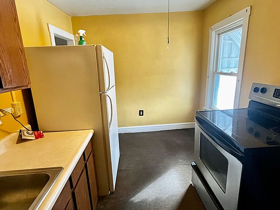 2nd image of 28 Lee Park Ave #2