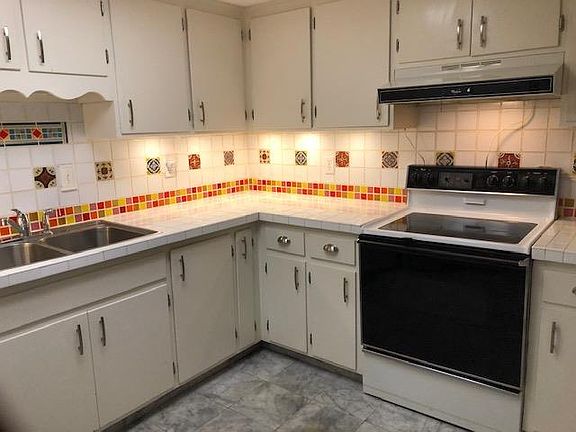 4th image of 133 Oak St
