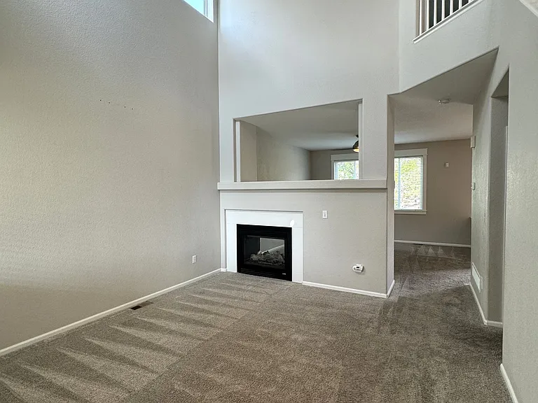 2390 Broadleaf Loop — Photo 4