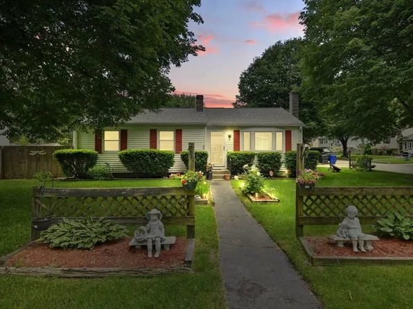 15 Entrybrook Dr, Springfield, MA 01108