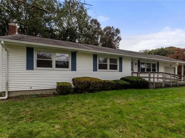 5 Ridgeway Dr, Warren, RI 02885