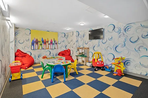 Rented by Douglas Elliman | media 34