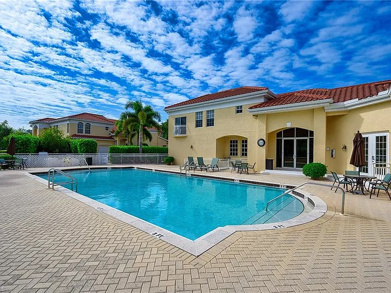 900 L Ambiance Cir #9-106 — Photo 29
