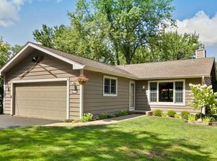 26779 N Oakdale Ln, Mundelein, IL
