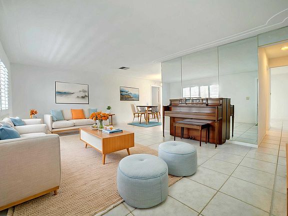 3rd image of 910 SW 7th Avenue