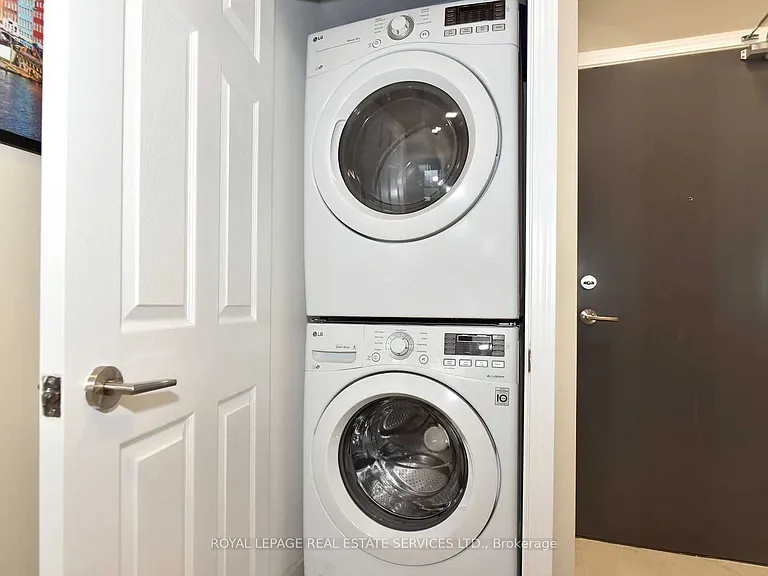 11611 Yonge St #306 — Photo 7