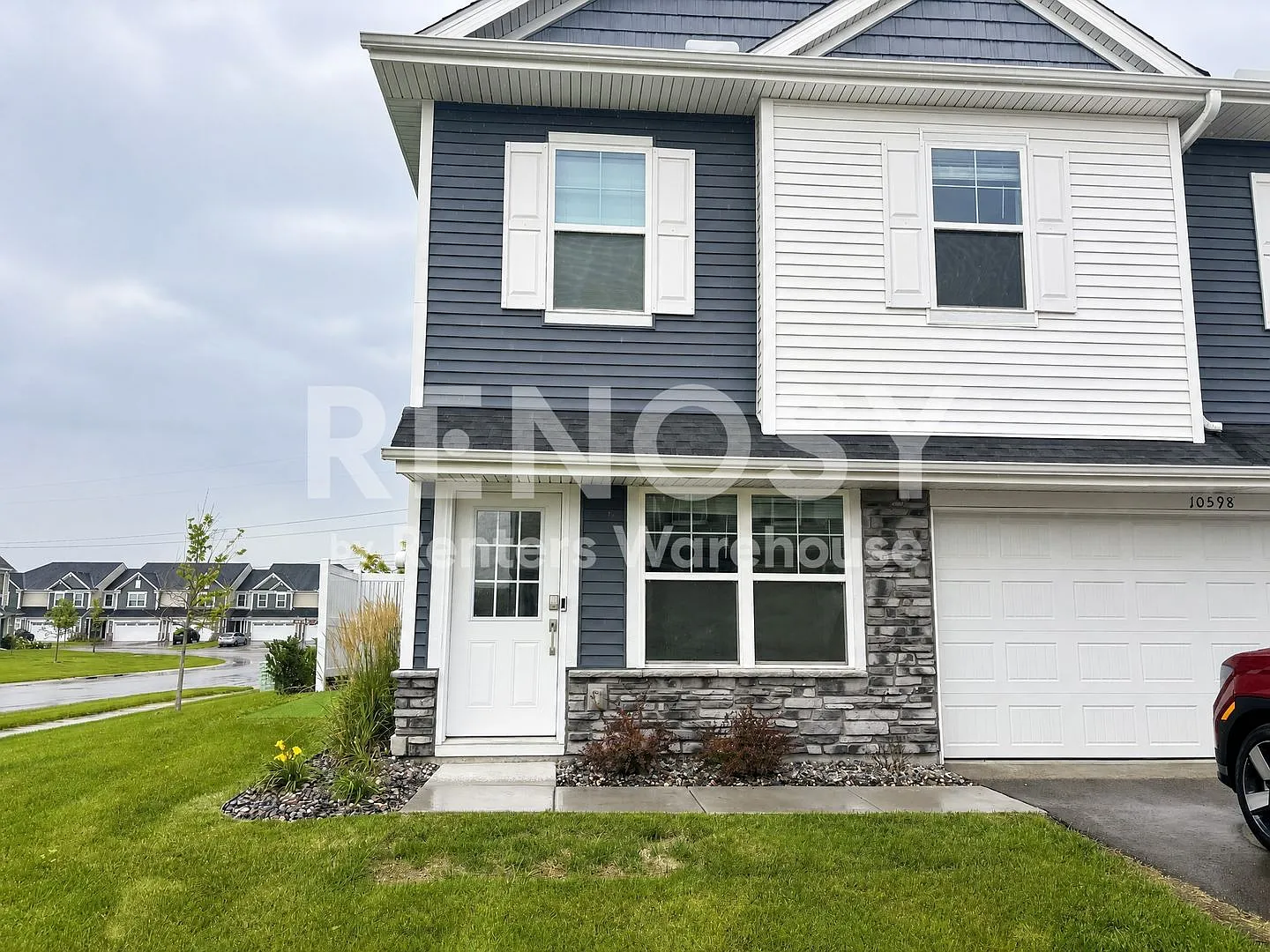 Available Now 3 Bedroom 2.5 Bath Townhouse in Maple Grove — Photo 1