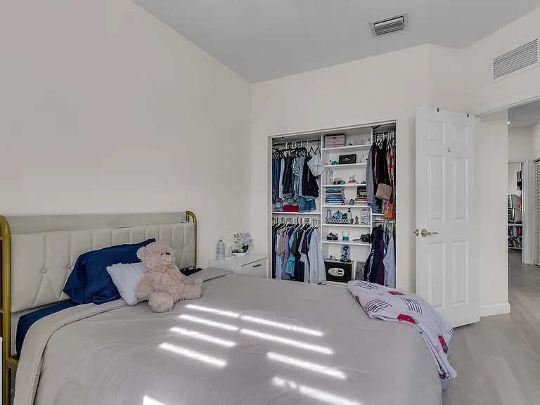 11413 SW 252nd St — Photo 22