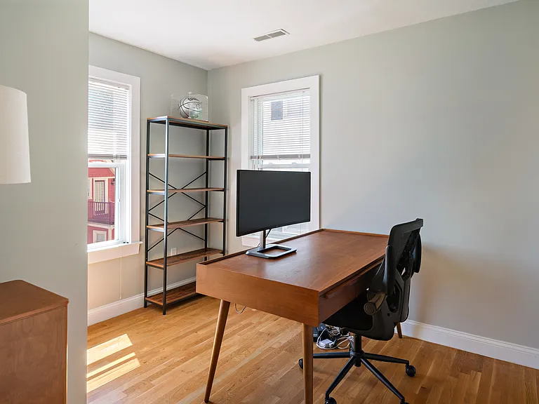32 Oakland St — Photo 7